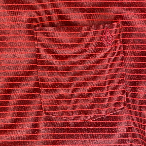 *2 FOR $12* Size L Volcom Red Striped T-Shirt - Picture 3 of 5